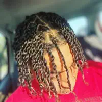 收听 undefined、观看音乐视频、阅读小传、查看巡演日期等 ！