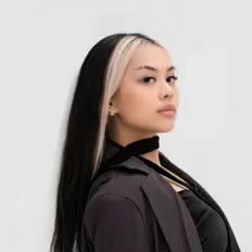 收听 Naia Jé、观看音乐视频、阅读小传、查看巡演日期等 ！