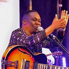 聆聽 Charmant Mushaga、觀看音樂影片、閱讀小傳、查看巡演日期等！