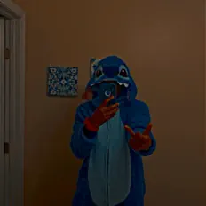 收听 xoPluto、观看音乐视频、阅读小传、查看巡演日期等 ！