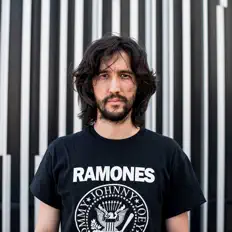 Escucha a KuTso, mira vídeos musicales, lee la biografía, consulta fechas de giras y mucho más.