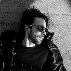 Escucha a Bloody Bananas, mira videos musicales, lee su biografía, consulta las fechas de las gira y más.