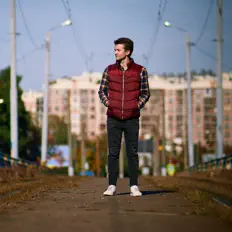 Ouve V.A.B.M., vê vídeos de música, lê a biografia, vê as datas da digressão e muito mais!
