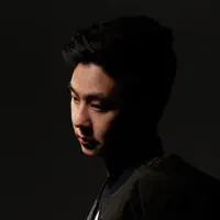 Poslechněte si interpreta undefined, sledujte hudební videa, přečtěte si životopis, podívejte se na data turné a další informace.