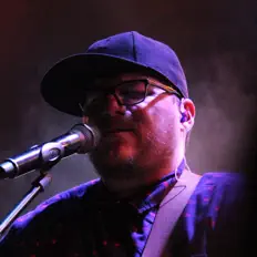 Ouve Daniel Treviño, vê vídeos de música, lê a biografia, vê as datas da digressão e muito mais!