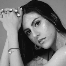 Ακούστε περιεχόμενο από Carla Monterrubio, παρακολουθήστε μουσικά βίντεο, διαβάστε το βιογραφικό, δείτε ημερομηνίες περιοδείας, και πολλά ακόμη!