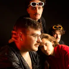 Listen to Bombataz, watch music videos, read bio, see tour dates & more!