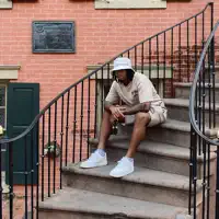 undefined सुनें, म्यूज़िक वीडियो देखें, बायो पढ़ें, दौरे की तारीखें और बहुत कुछ देखें!