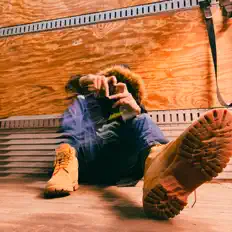 Poslechněte si interpreta MCL Halfbreed, sledujte hudební videa, přečtěte si životopis, podívejte se na data turné a další informace.