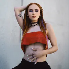 Escucha a Sophie-Maude, mira vídeos musicales, lee la biografía, consulta fechas de giras y mucho más.