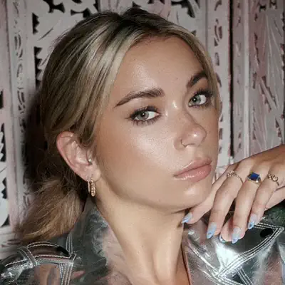 Listen to Audrey-Anne Séguin, watch music videos, read bio, see tour dates & more!