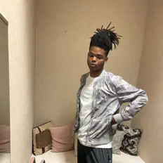 收听 ZaY、观看音乐视频、阅读小传、查看巡演日期等 ！