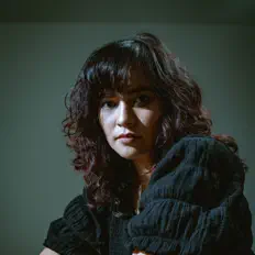 Ms. Miaを聴いたり、ミュージックビデオを鑑賞したり、経歴やツアー日程などを確認したりしましょう！