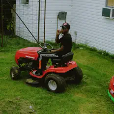 Escucha a Desai Boy, mira vídeos musicales, lee la biografía, consulta fechas de giras y mucho más.