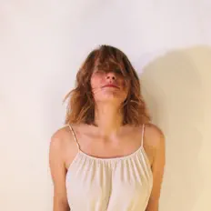 Ακούστε περιεχόμενο από Daphné Rouge, παρακολουθήστε μουσικά βίντεο, διαβάστε το βιογραφικό, δείτε ημερομηνίες περιοδείας, και πολλά ακόμη!