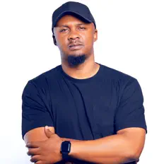 Escucha a Zulu Mageba, mira videos musicales, lee su biografía, consulta las fechas de las gira y más.