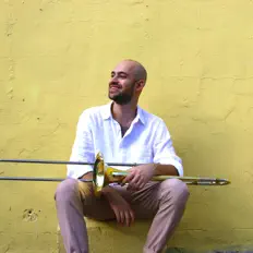 聆聽 Yonathan Peled、觀看音樂影片、閱讀小傳、查看巡演日期等！