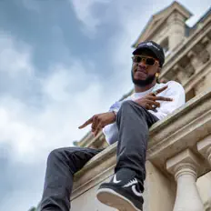 Escucha a Lydogg, mira vídeos musicales, lee la biografía, consulta fechas de giras y mucho más.