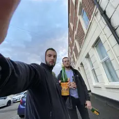 聆聽 PATMOB、觀看音樂影片、閱讀小傳、查看巡演日期等！