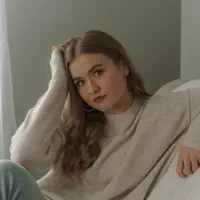 收听 undefined、观看音乐视频、阅读小传、查看巡演日期等 ！