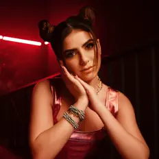 Hör dir Sama Shoufani an, schau dir Musikvideos an, lies die Biografie, finde Tourdaten und mehr!