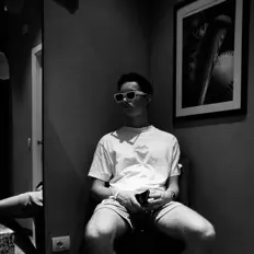 Dengarkan DJ Nick, tonton video musik, baca bio, lihat tanggal tur & lainnya!