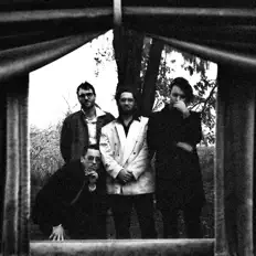 Poslechněte si interpreta Gazoline, sledujte hudební videa, přečtěte si životopis, podívejte se na data turné a další informace.