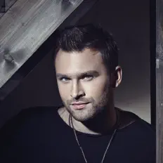 Écoutez Карим, regardez des vidéoclips, lisez la biographie, consultez les dates de tournée et plus encore !