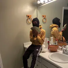 Dengarkan HunchoSkully, tonton video musik, baca bio, lihat tanggal tur & lainnya!