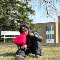 聆聽 zarttuti、觀看音樂影片、閱讀小傳、查看巡演日期等！