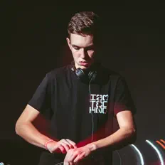 Di Mos (UA)を聴いたり、ミュージックビデオを鑑賞したり、経歴やツアー日程などを確認したりしましょう！