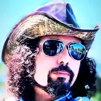 Escucha a undefined, mira videos musicales, lee su biografía, consulta las fechas de las gira y más.