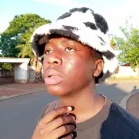 undefined सुनें, म्यूज़िक वीडियो देखें, बायो पढ़ें, दौरे की तारीखें और बहुत कुछ देखें!