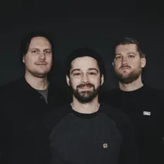 收听 Dankeschatz、观看音乐视频、阅读小传、查看巡演日期等 ！