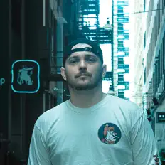 Poslechněte si interpreta Billy Shakes, sledujte hudební videa, přečtěte si životopis, podívejte se na data turné a další informace.