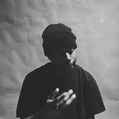 Dengarkan KWAY, tonton video musik, baca bio, lihat tanggal tur & lainnya!