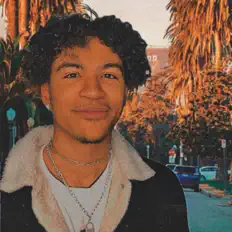 Escucha a GHJ, mira vídeos musicales, lee la biografía, consulta fechas de giras y mucho más.