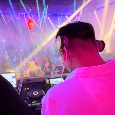 Listen to Giovanny Contreras, watch music videos, read bio, see tour dates & more!