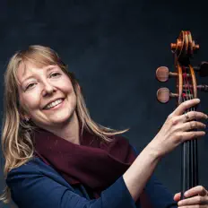 Ouve Isabel Gehweiler, vê vídeos de música, lê a biografia, vê as datas da digressão e muito mais!