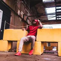 Hör dir undefined an, schau dir Musikvideos an, lies die Biografie, finde Tourdaten und mehr!