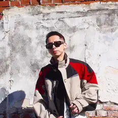 Ouça Kuchi, assista a videoclipes, leia a biografia, veja as datas das turnês e mais!