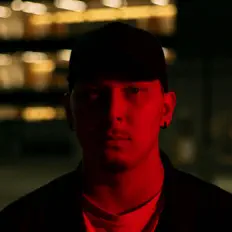 Poslechněte si interpreta North of Normal, sledujte hudební videa, přečtěte si životopis, podívejte se na data turné a další informace.