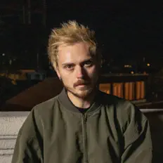 Escucha a AURAGRAPH, mira videos musicales, lee su biografía, consulta las fechas de las gira y más.