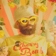 Dengarkan Awesome Possum, tonton video musik, baca bio, lihat tanggal tur & lainnya!