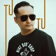 Escucha a TuTu, mira videos musicales, lee su biografía, consulta las fechas de las gira y más.