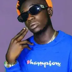 Ouça Betniqs, assista a videoclipes, leia a biografia, veja as datas das turnês e mais!