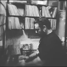 Ascolta J.B Boogie, guarda video musicali, leggi la biografia, vedi le date del tour & altro!