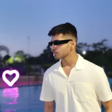 I-SHAANを聴いたり、ミュージックビデオを鑑賞したり、経歴やツアー日程などを確認したりしましょう！