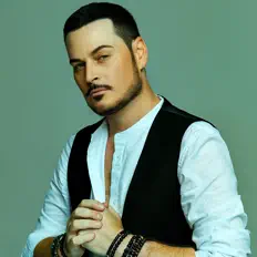 Nevòを聴いたり、ミュージックビデオを鑑賞したり、経歴やツアー日程などを確認したりしましょう！