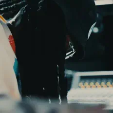收听 YoungSwagg、观看音乐视频、阅读小传、查看巡演日期等 ！